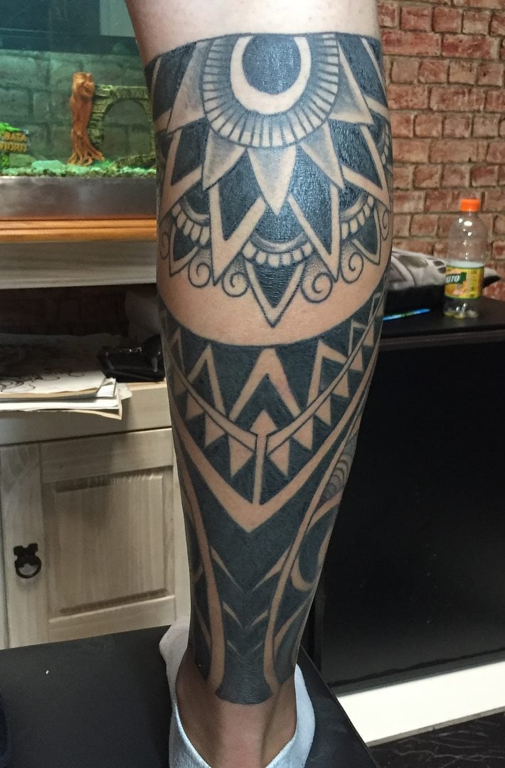 tatuaje en la pierna para hombre 41