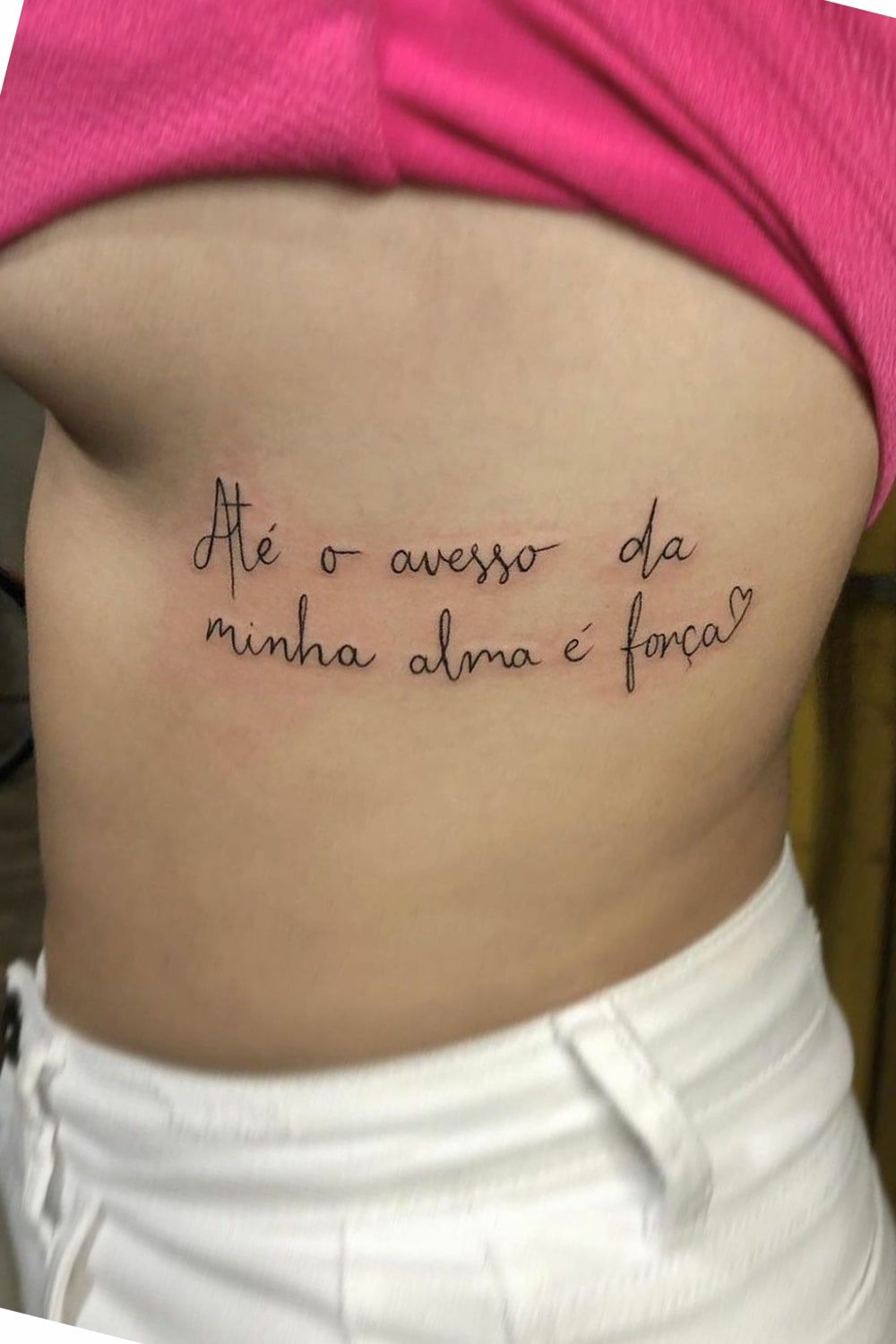 tatuaje escritura para mujer 16