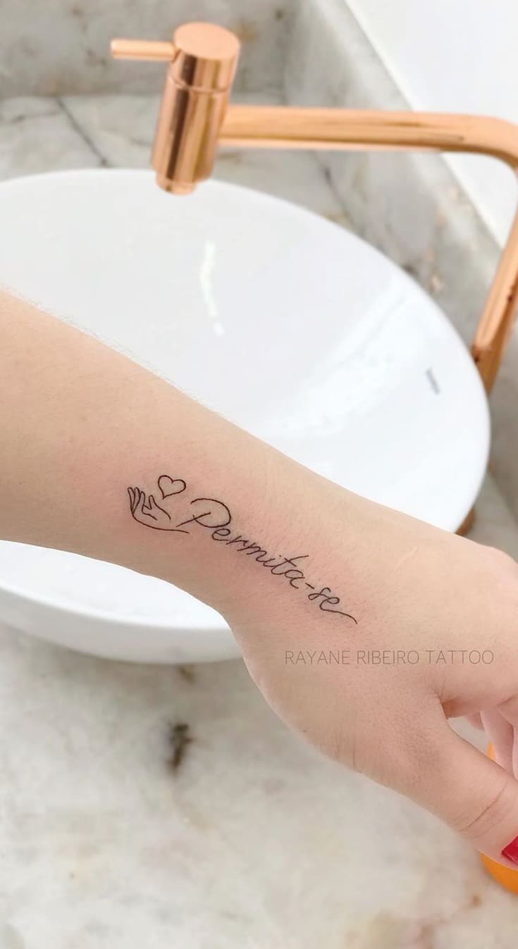 tatuaje escritura para mujer 19