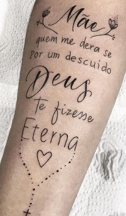 tatuaje escritura para mujer 23