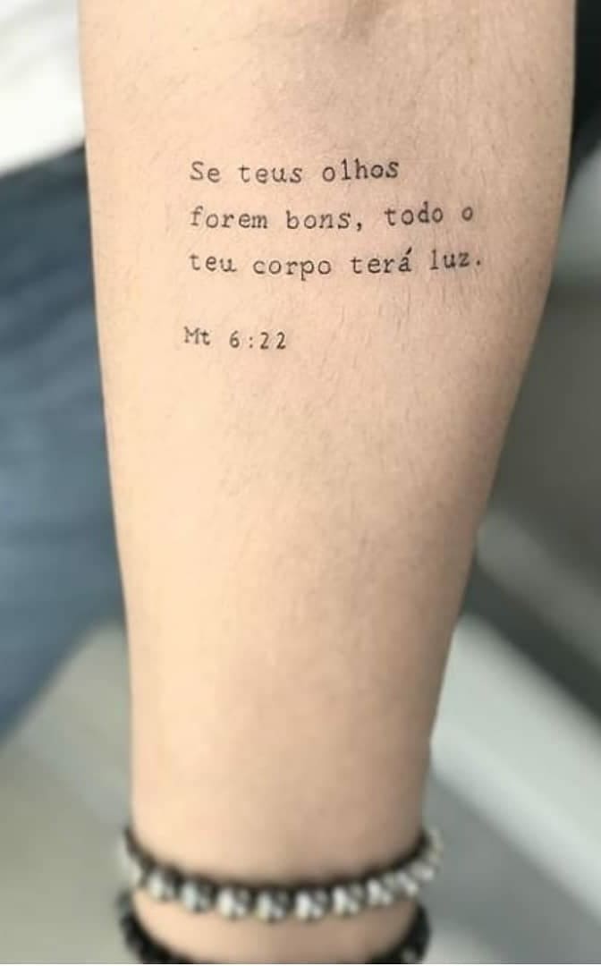 tatuaje escritura para mujer 24