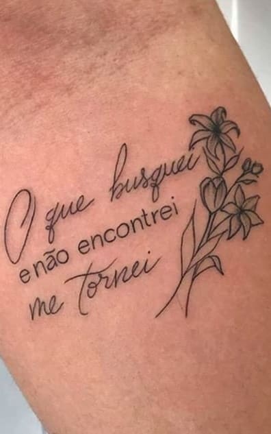 tatuaje escritura para mujer 26