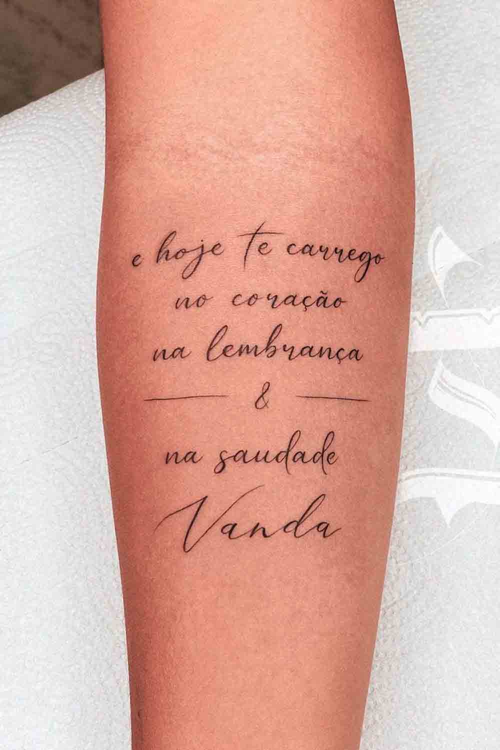 tatuaje escritura para mujer 27