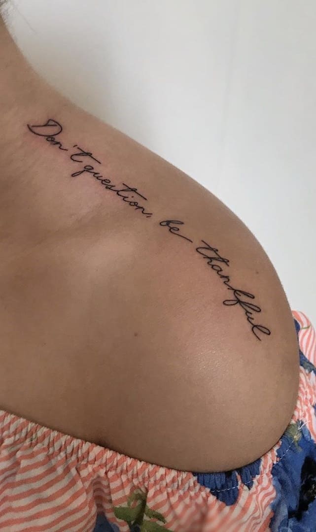 tatuaje escritura para mujer 28