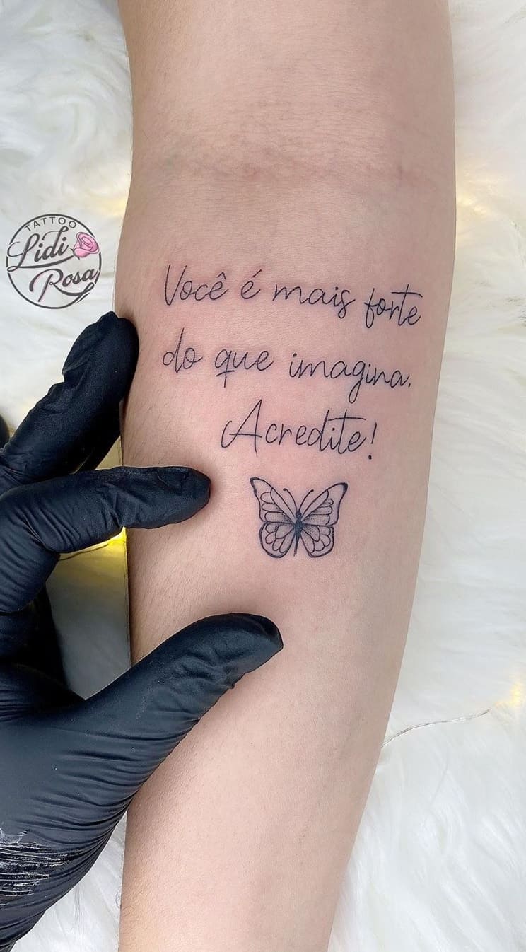 tatuaje escritura para mujer 39