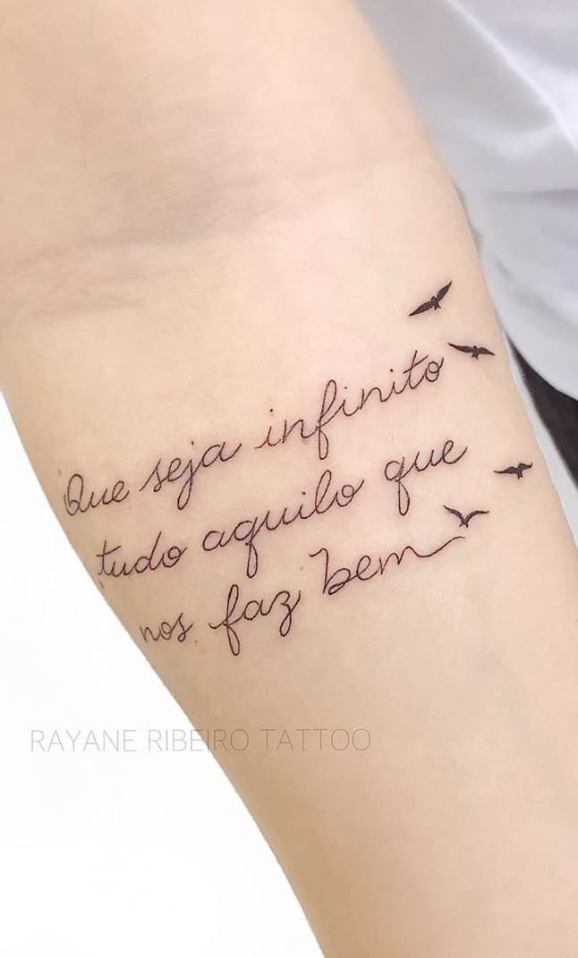 tatuaje escritura para mujer 41