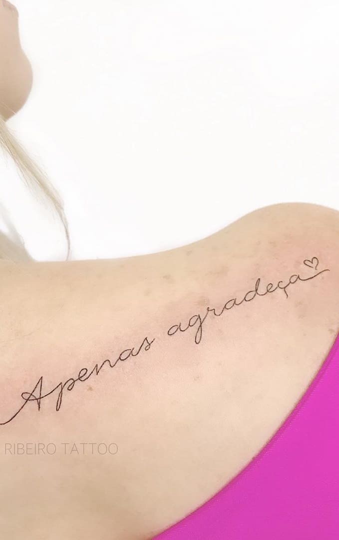 tatuaje escritura para mujer 42