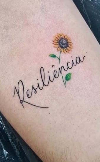 tatuaje escritura para mujer 53