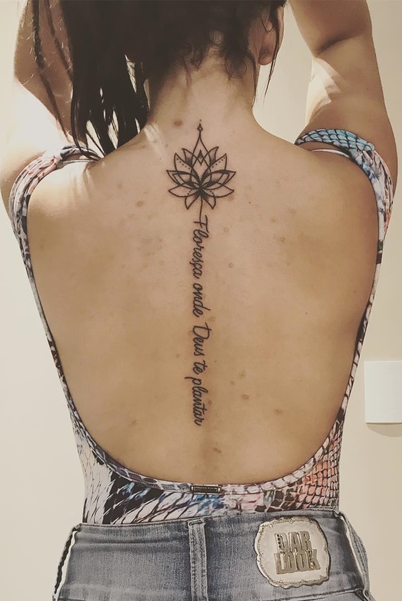 tatuaje espalda para mujer 28