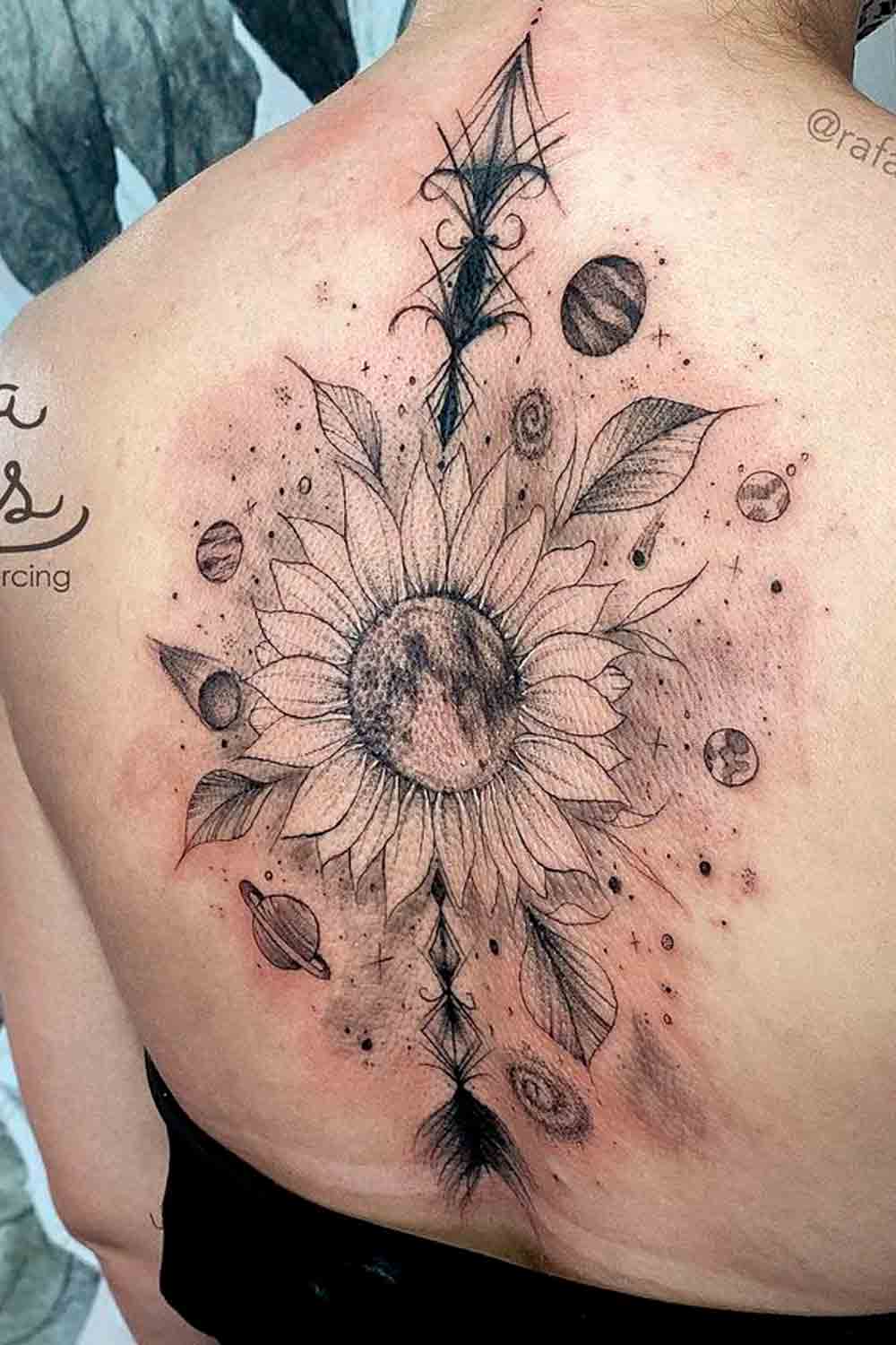 tatuaje espalda para mujer 50