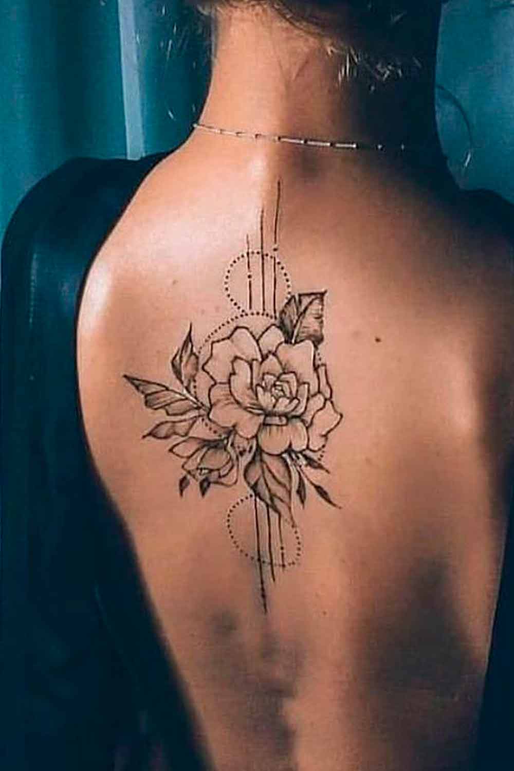 tatuaje espalda para mujer 54