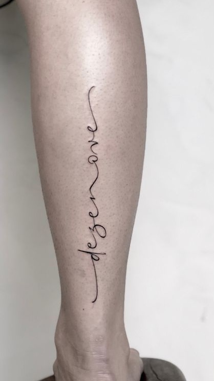 tatuaje frase texto de mujer 21