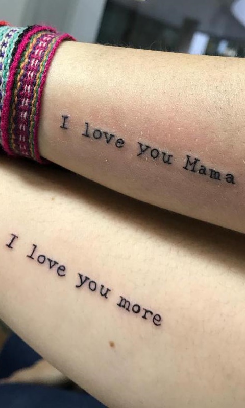 tatuaje frase texto de mujer 35