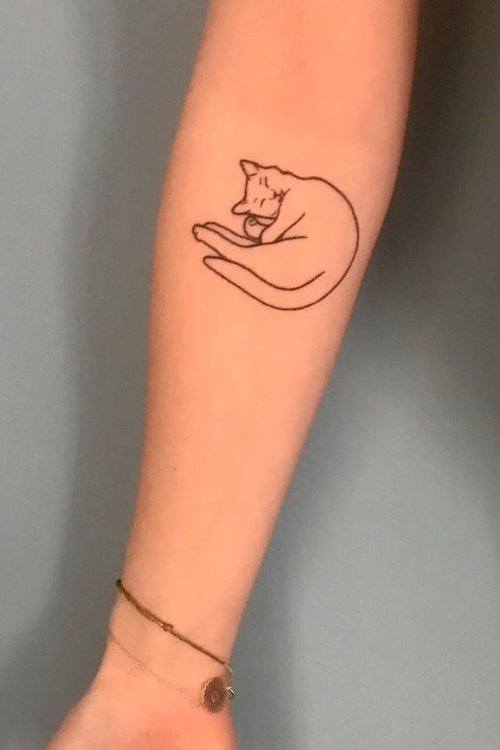 tatuaje gato para mujer 15