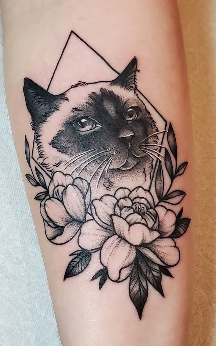 tatuaje gato para mujer 34