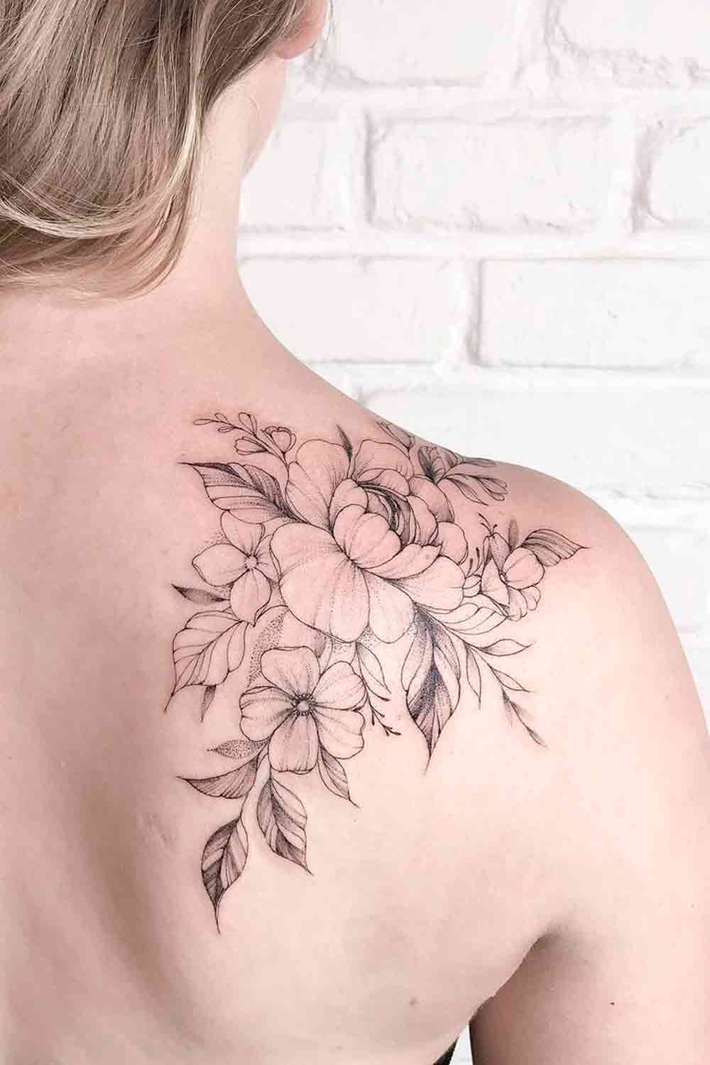 tatuaje hombro para mujer 03