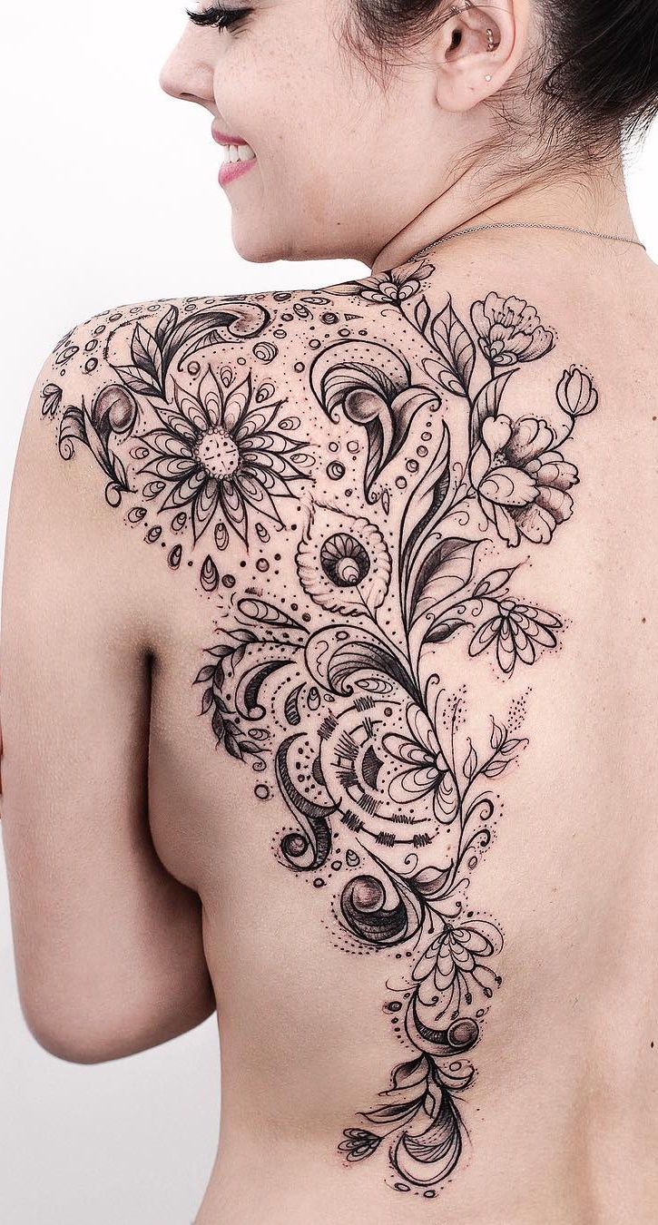 tatuaje hombro para mujer 19