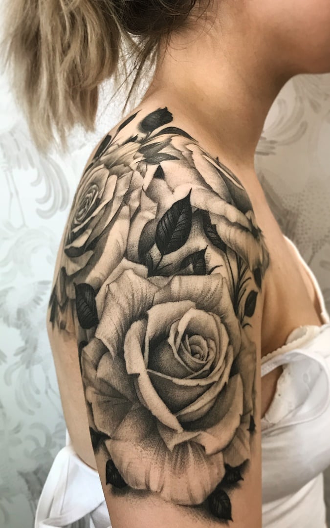 tatuaje hombro para mujer 23