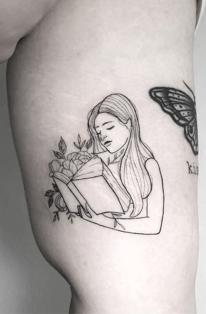 tatuaje libros para mujer 17