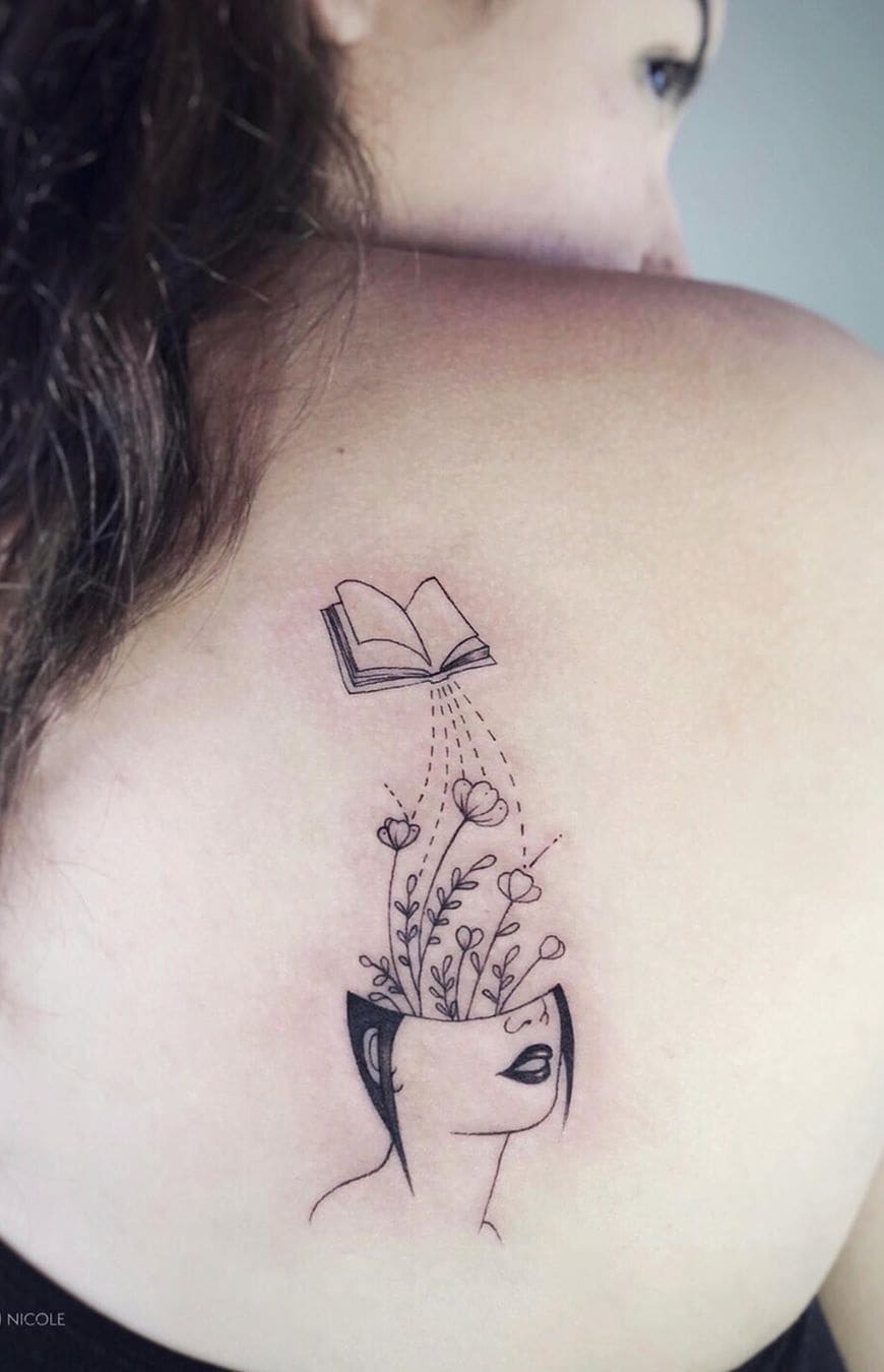 tatuaje libros para mujer 22