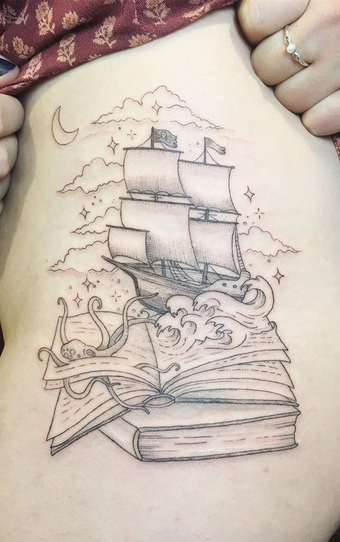 tatuaje libros para mujer 25