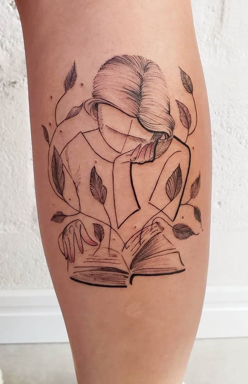 tatuaje libros para mujer 56