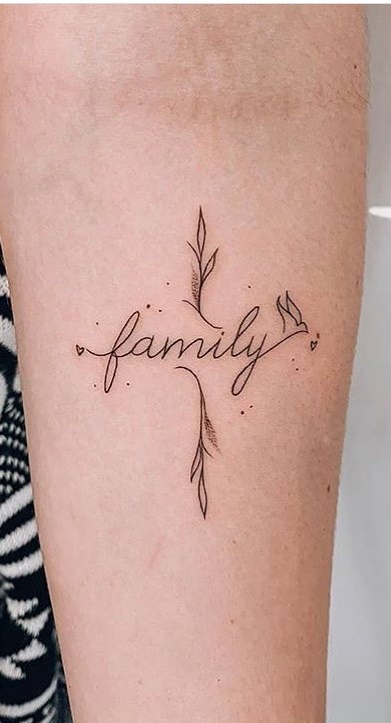 tatuaje lineas trazos finos para mujer 16