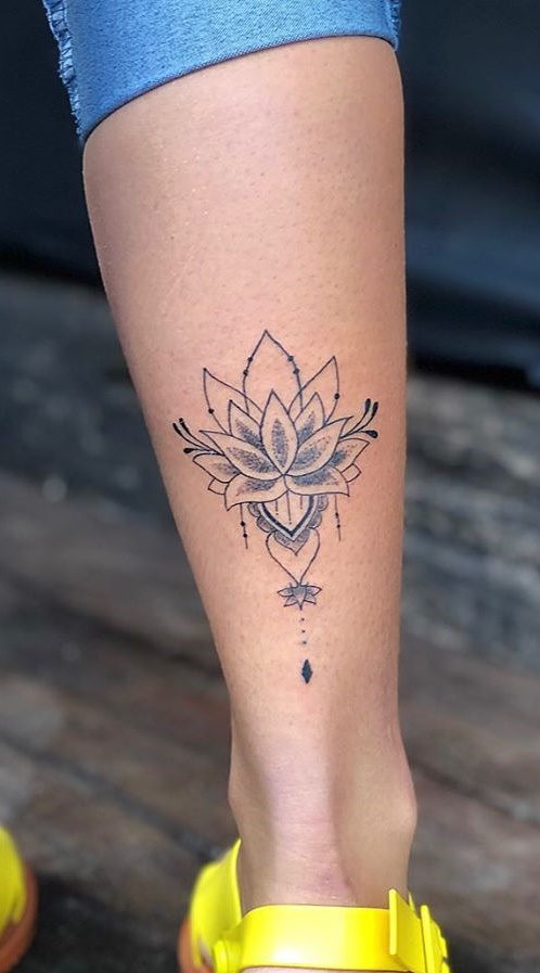 tatuaje lineas trazos finos para mujer 26