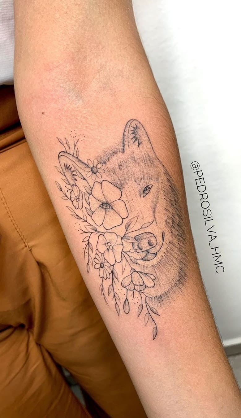 tatuaje lobo para mujer 12
