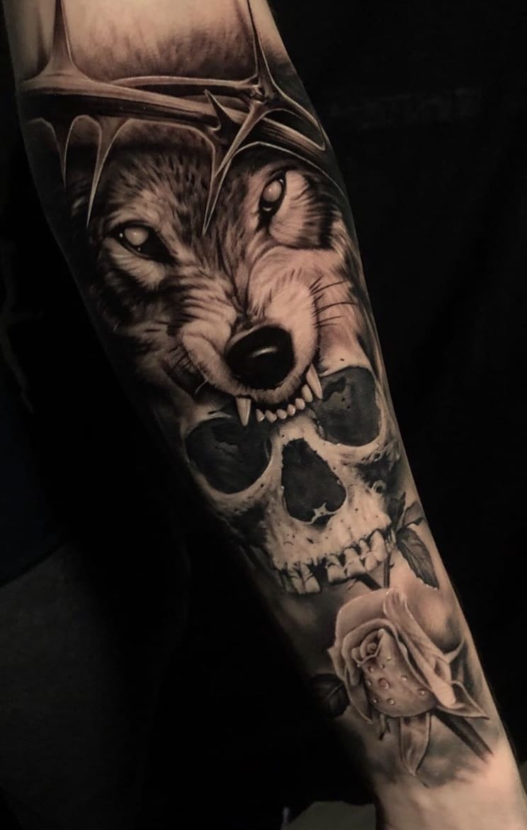 tatuaje lobo para mujer 35