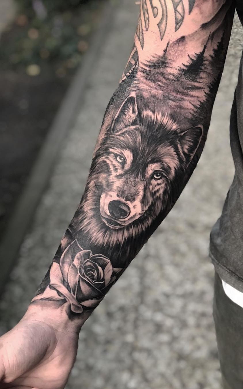 tatuaje lobo para mujer 36