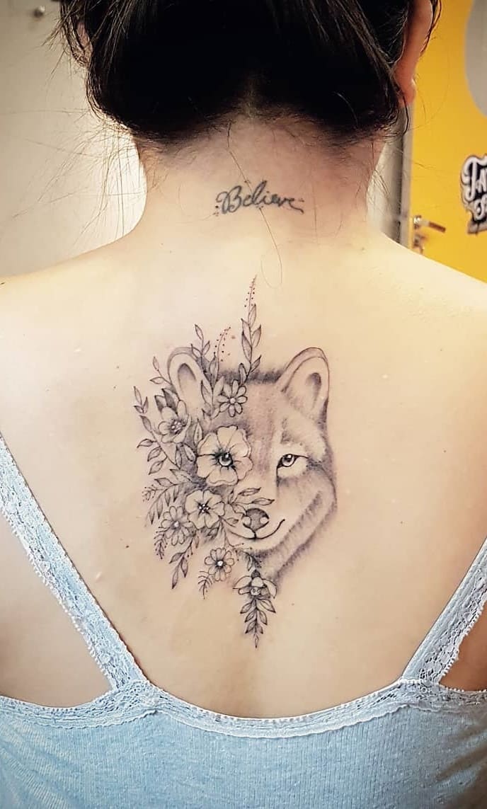 tatuaje lobo para mujer 37