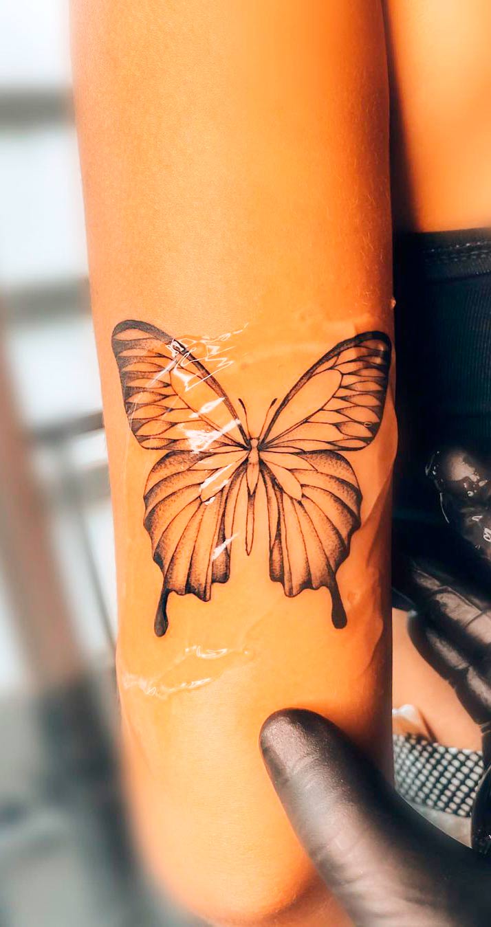 tatuaje mariposas de mujer 05