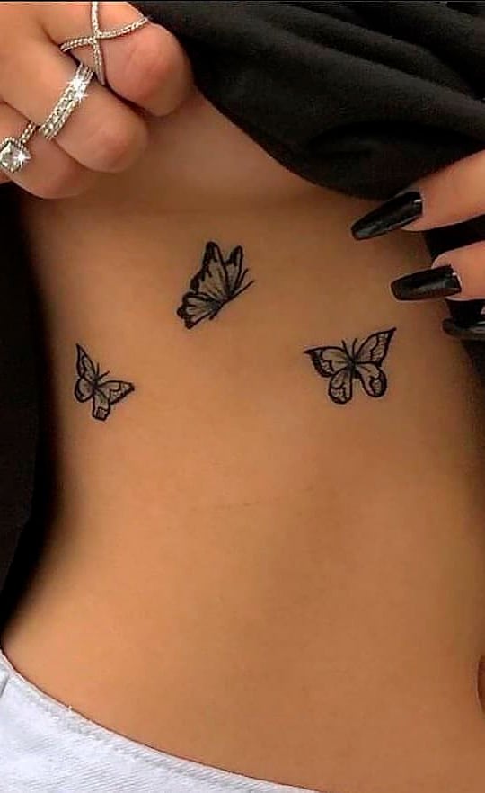 tatuaje mariposas de mujer 09