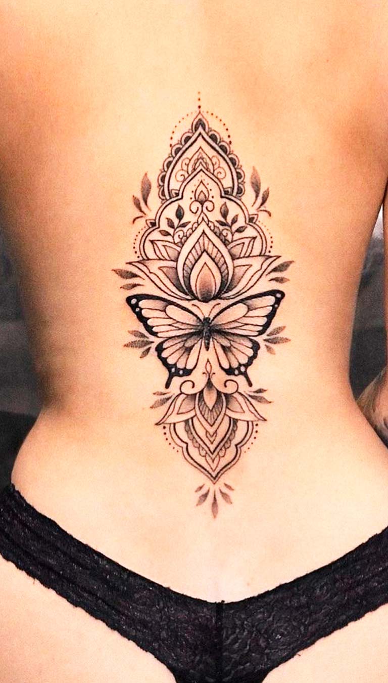 tatuaje mariposas de mujer 11