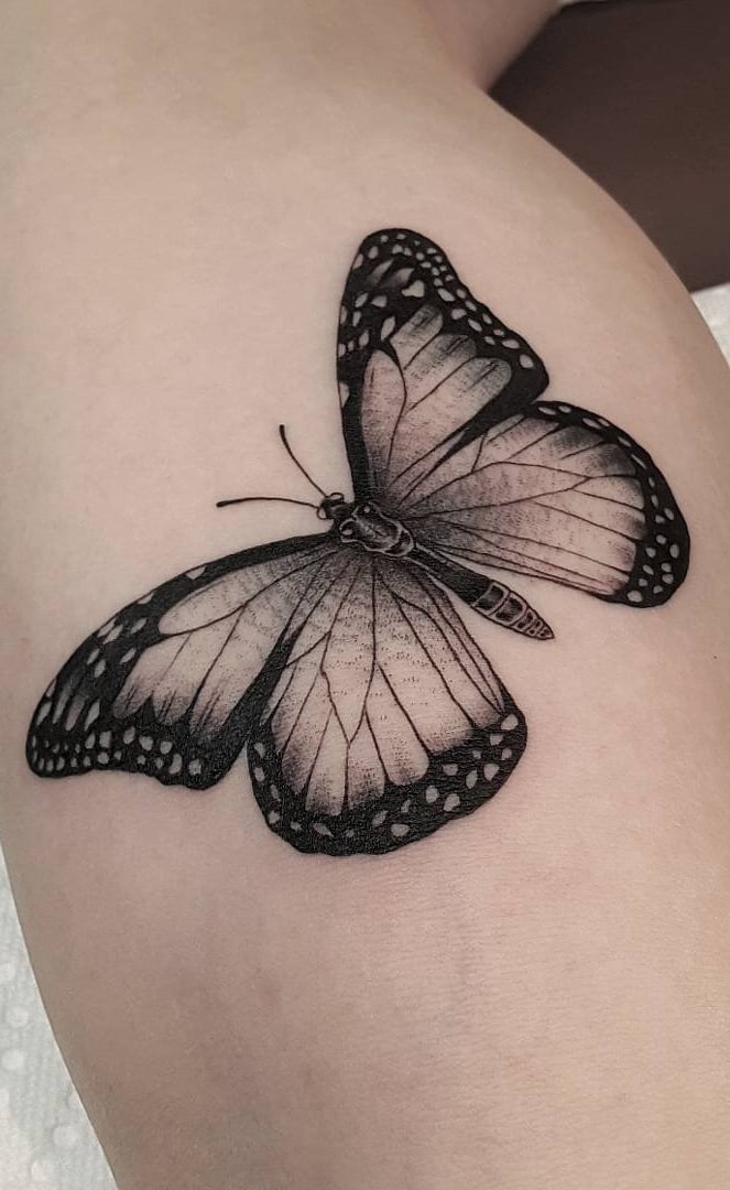 tatuaje mariposas de mujer 21