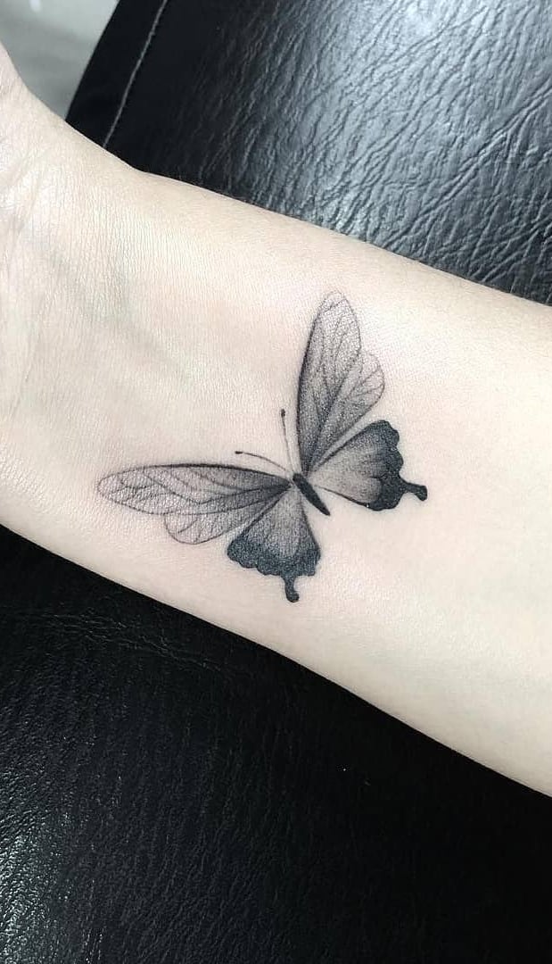 tatuaje mariposas de mujer 25