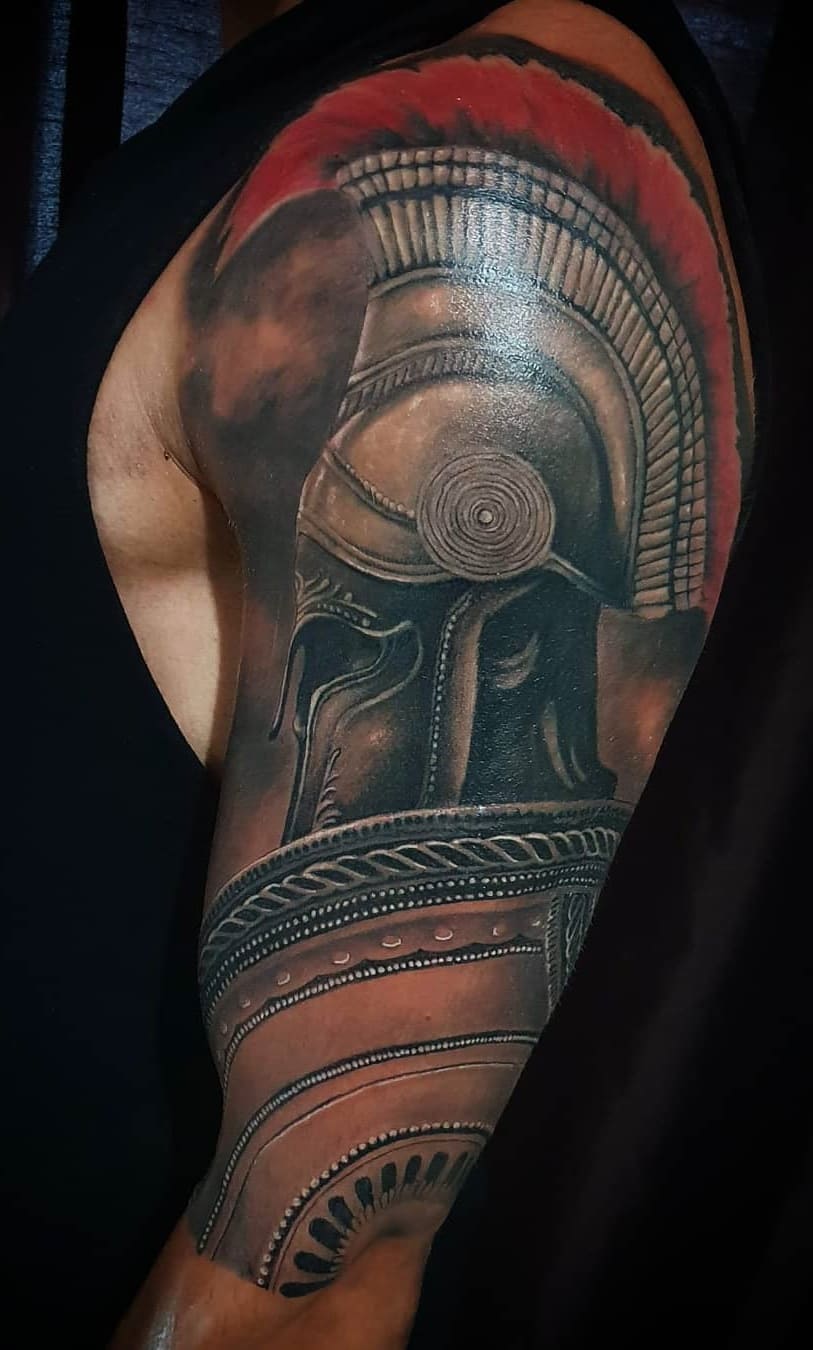 tatuaje masculino de gladiador 28
