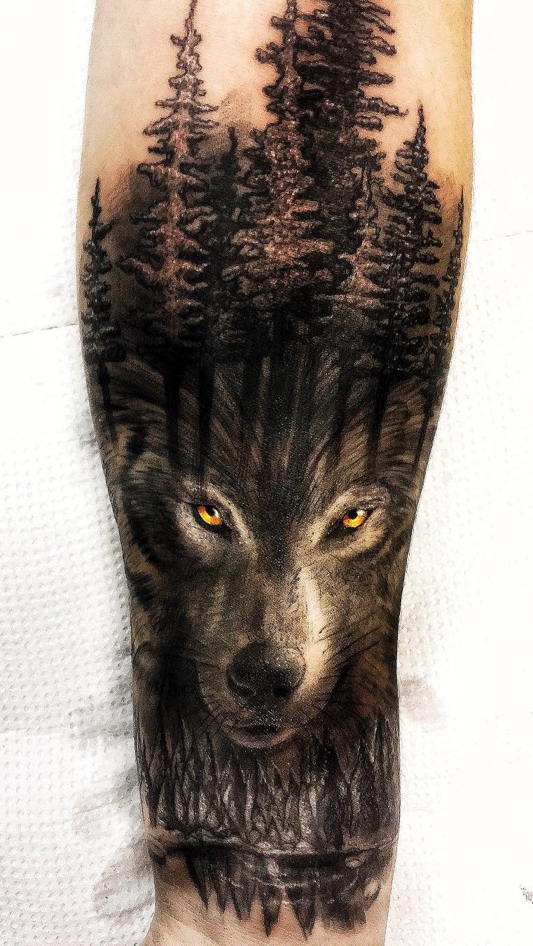 tatuaje masculino de lobo 09