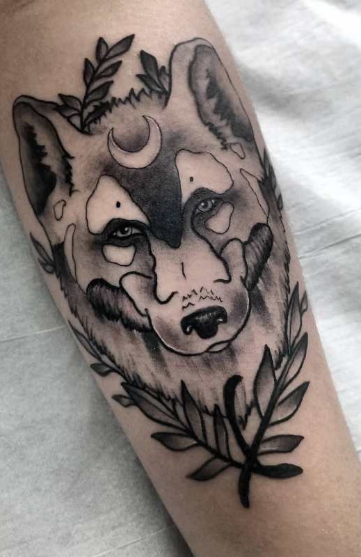 tatuaje masculino de lobo 25