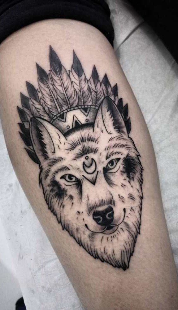 tatuaje masculino de lobo 26
