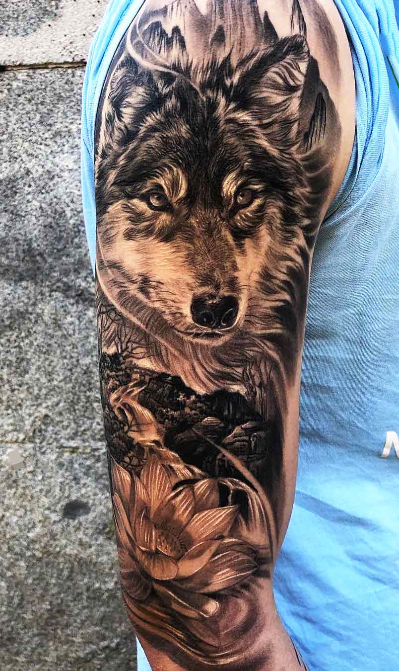 tatuaje masculino de lobo 47
