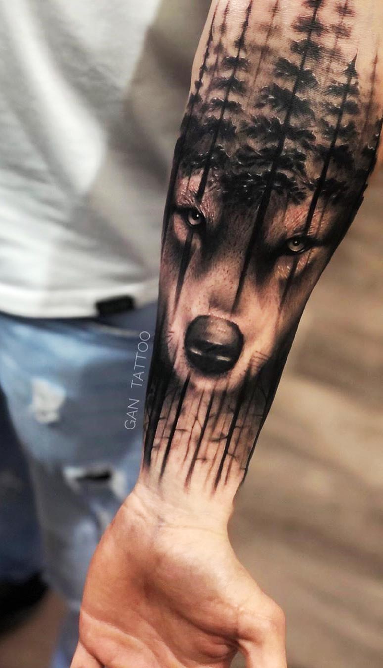 tatuaje masculino de lobo 53