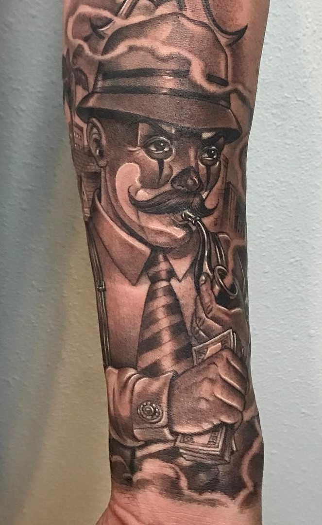 tatuaje masculino de payaso 35