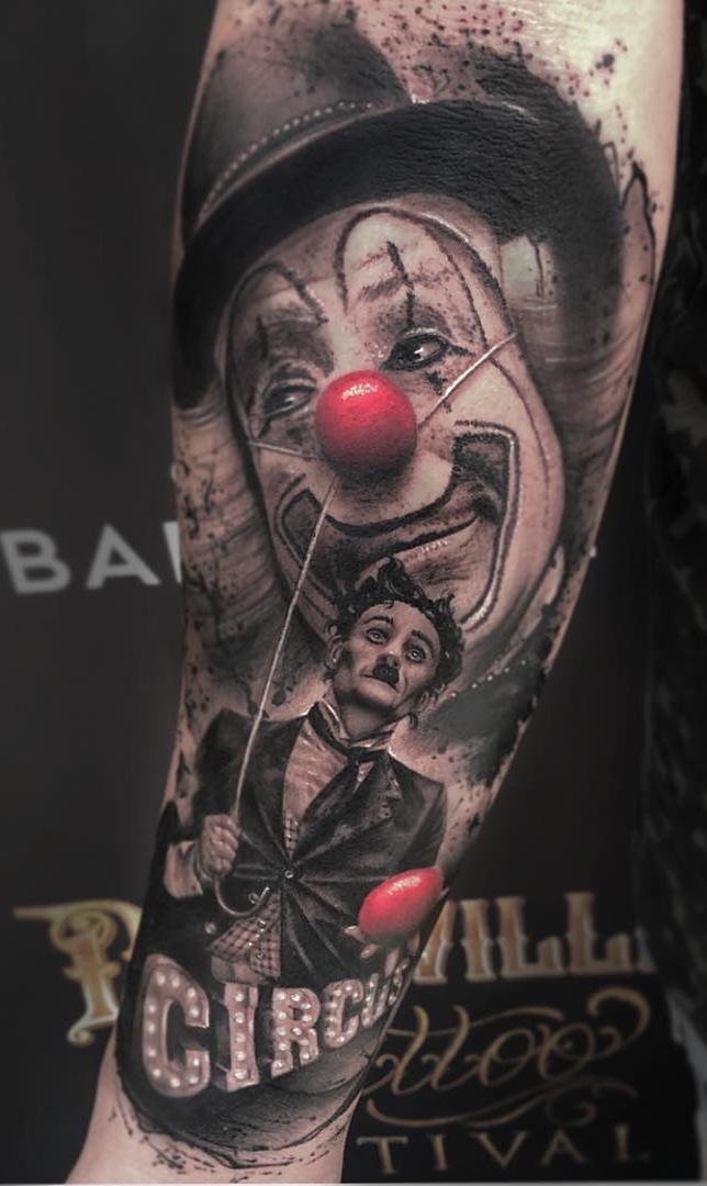 tatuaje masculino de payaso 60