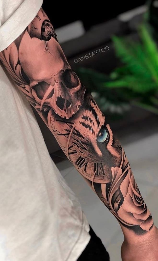 tatuaje masculino en el brazo 117