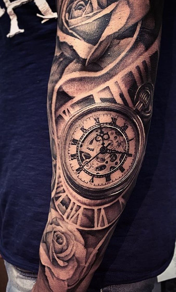 tatuaje masculino en el brazo 124