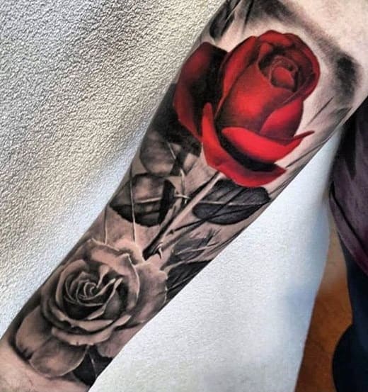 tatuaje masculino en el brazo 155