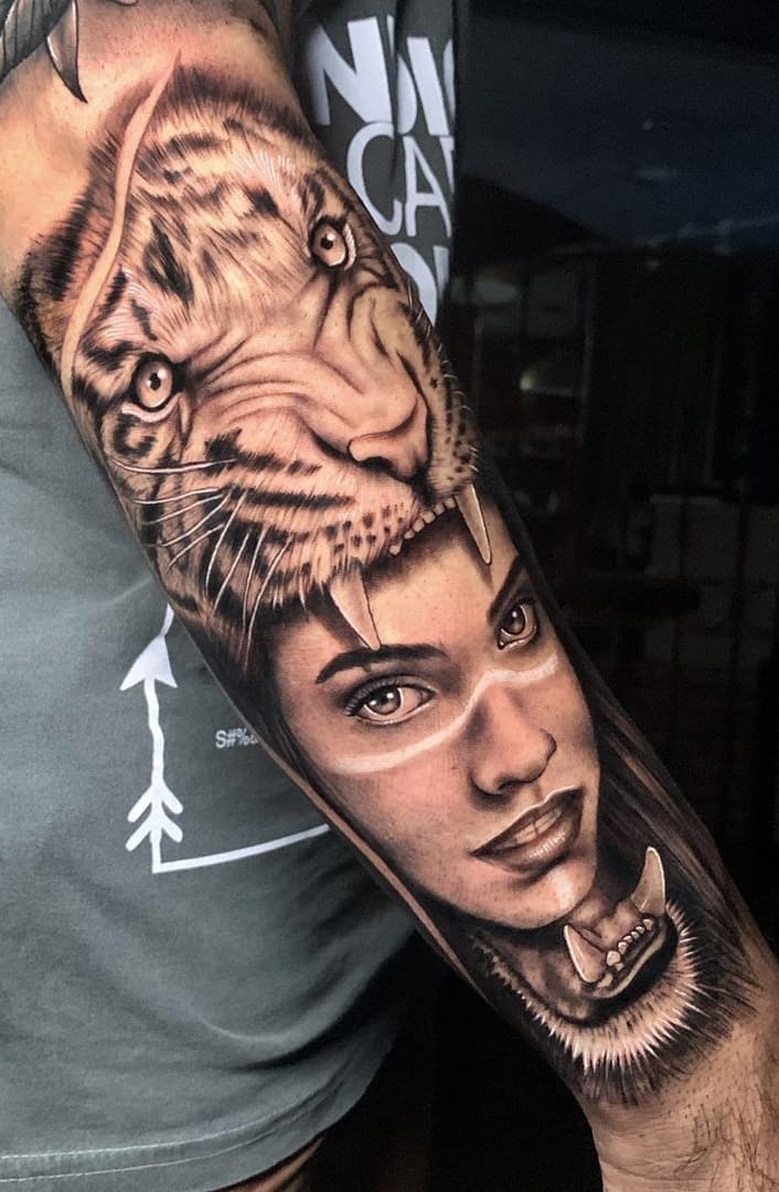 tatuaje masculino en el brazo 171