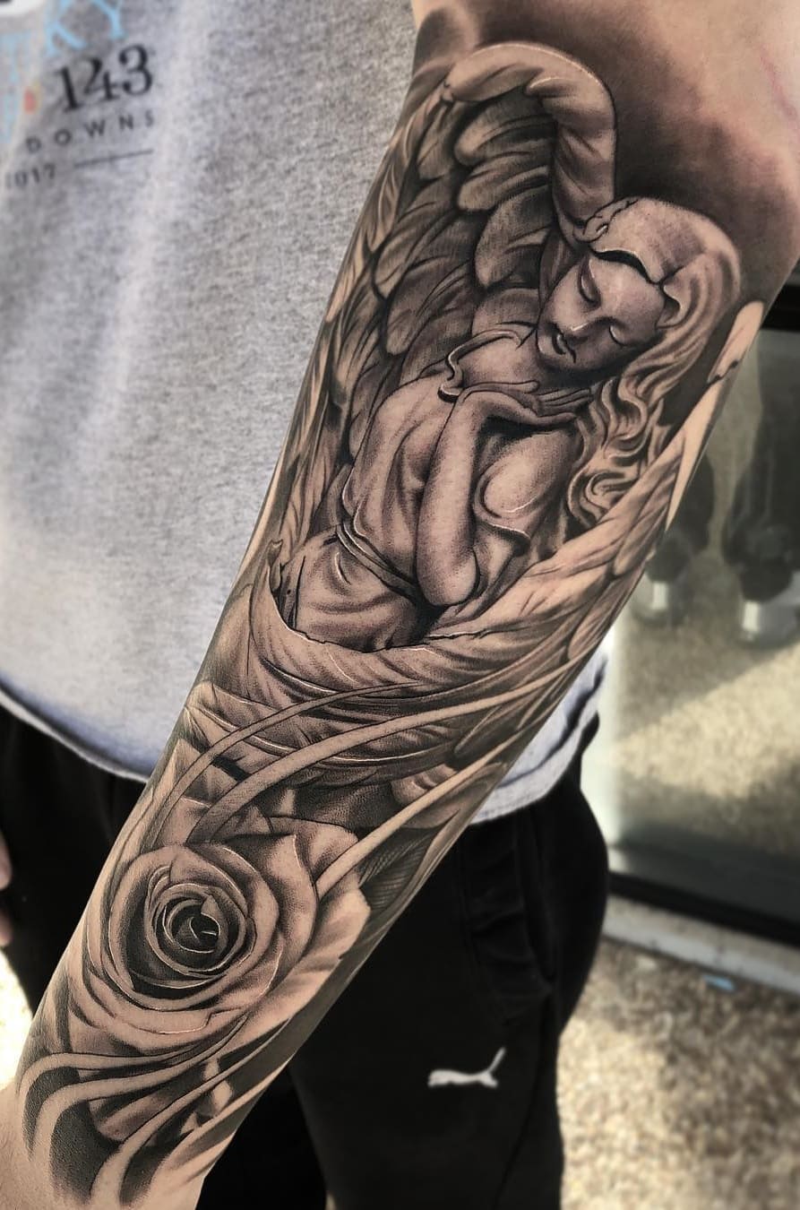 tatuaje masculino en el brazo 200